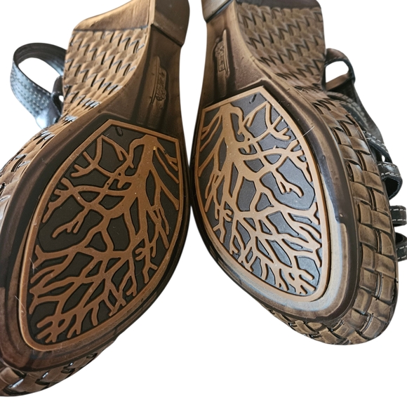 EARTH paradise Women's Leather wedge heel Sandals Size 8.5 - Picture 7 of 7